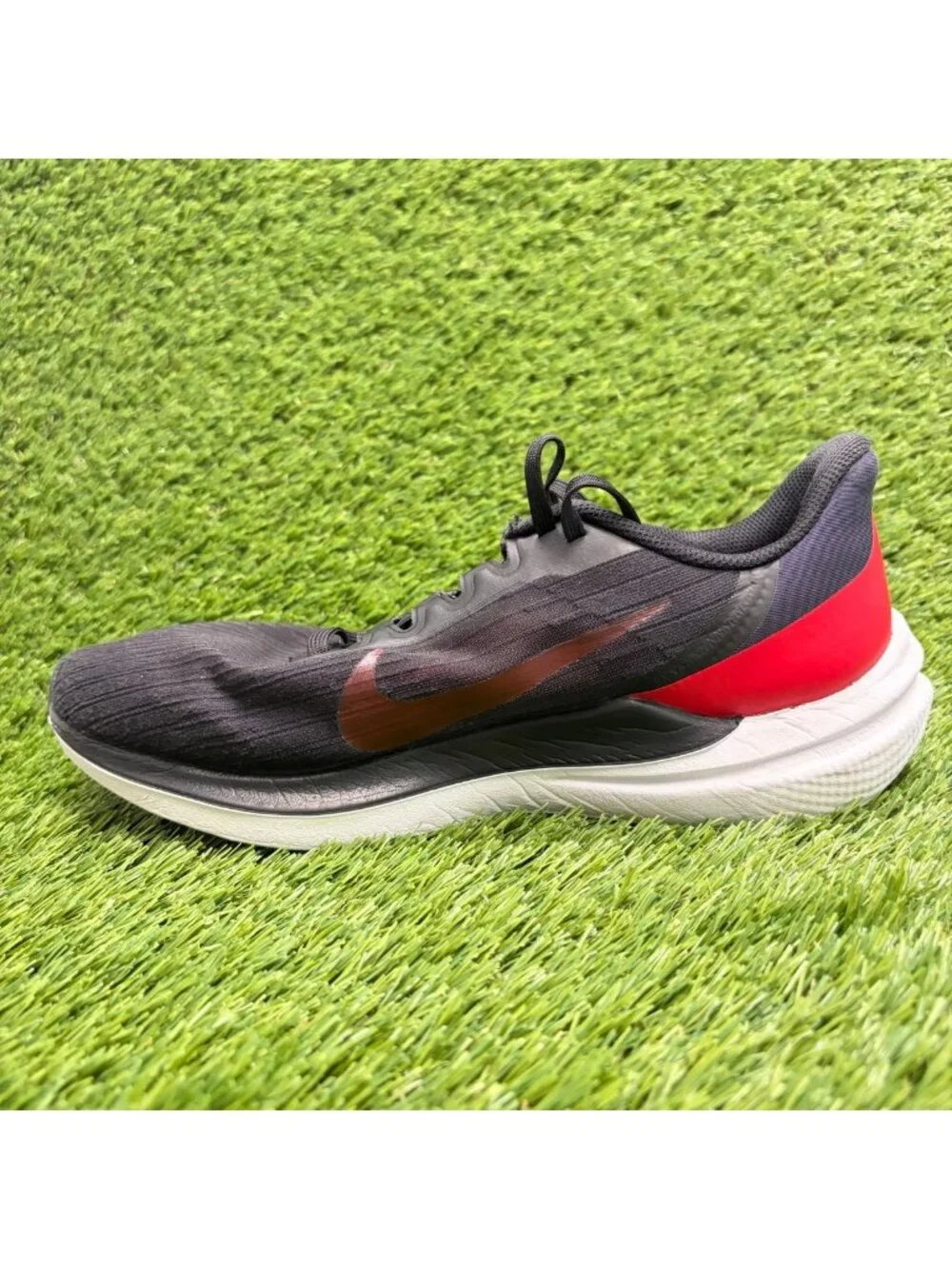 Nike Air Winflo 9 Mens Size 8 Black Red Athletic Running Walking Shoes Sneakers